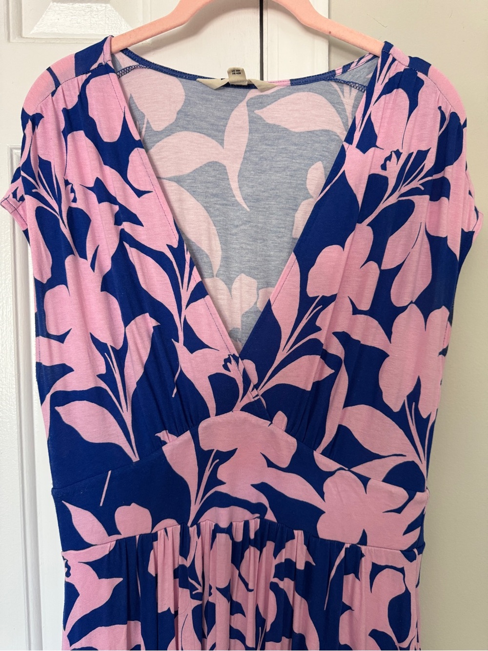 Boden Vanessa jersey Floral V-Neck Maxi Dress - Pink on Navy - Picture 3 of 9